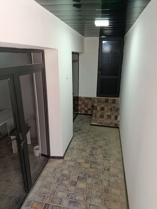 Noturar bino sotiladi