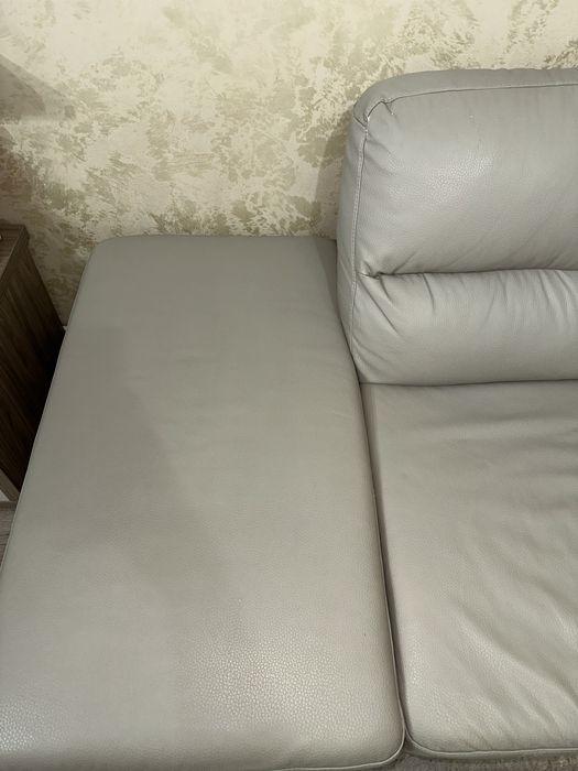 Coltar bej mână dreapta cu mici defecte estetice