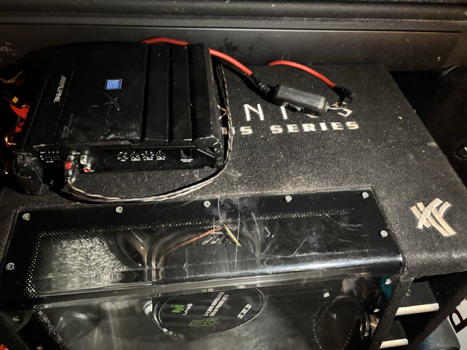 Vand urgent tub de bass