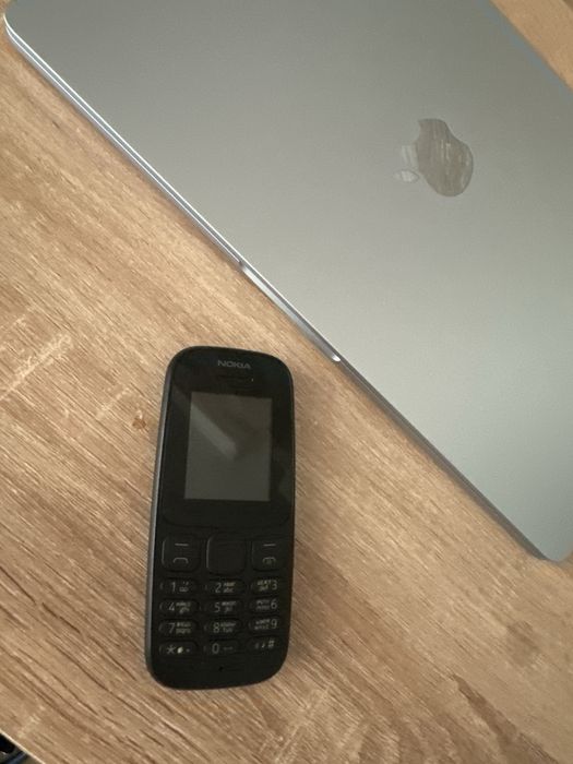 Продам кнопочный телефон