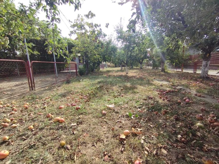 CASA SI TEREN-posibilitate de extindere la 2500 mp Str Valeni Ploiesti