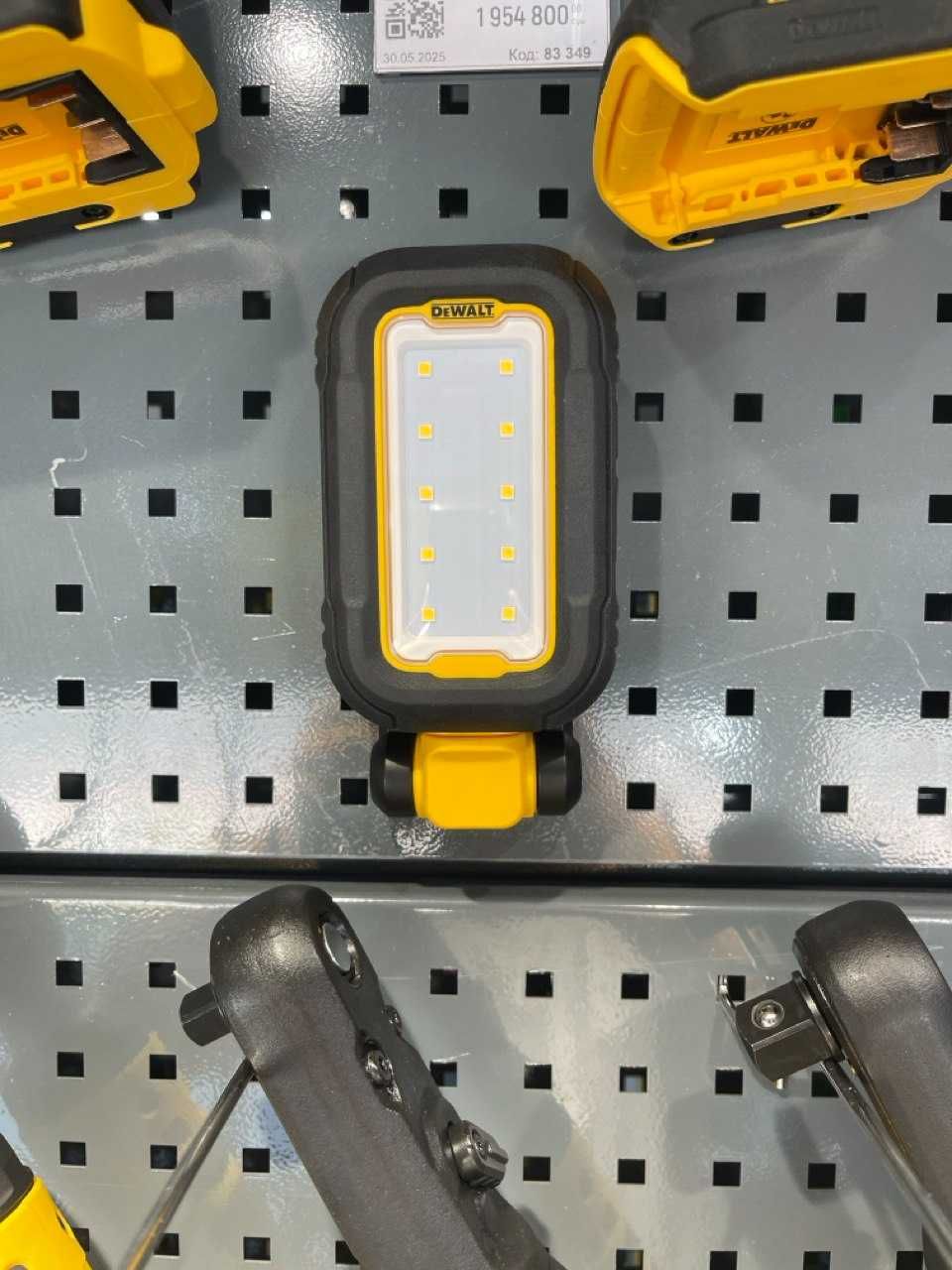 Аккумуляторный фонарь DeWalt DCL182-XJ