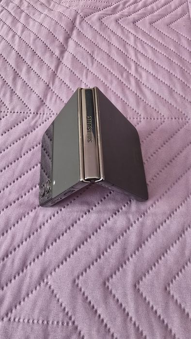 SAMSUNG Galaxy Z flip 4