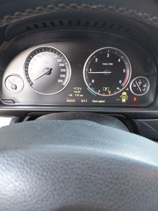 Автомобил  BMW 525