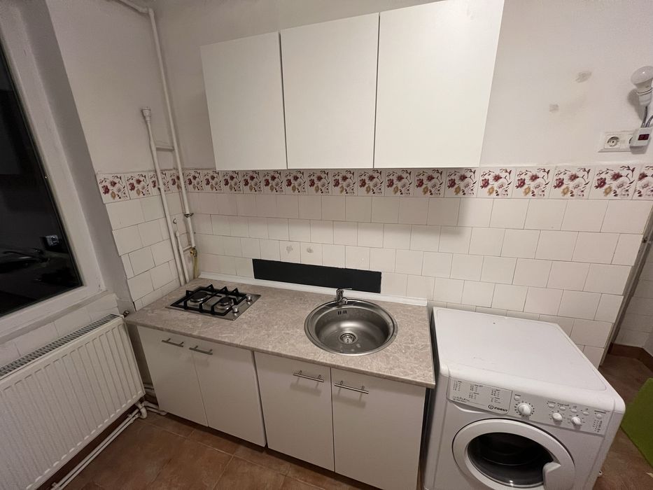 Ap 3 camere de inchiriat