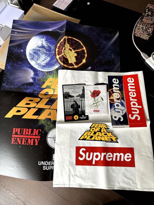 Набор плакат и наклейки Supreme SS18 Undercover Public Enemy + бонус