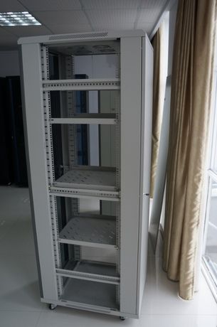 Серверный шкаф 19" 42U