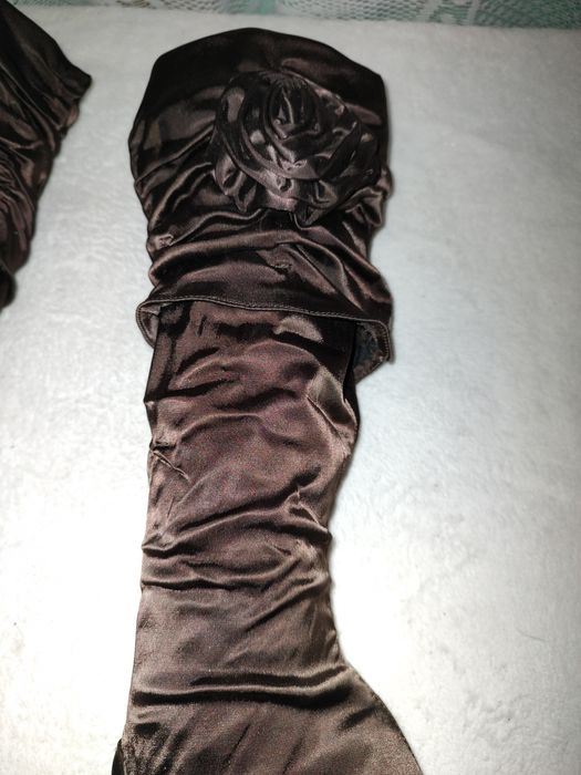 CIZME de damă,lungi,din satin.Calitate italiană.Noi.