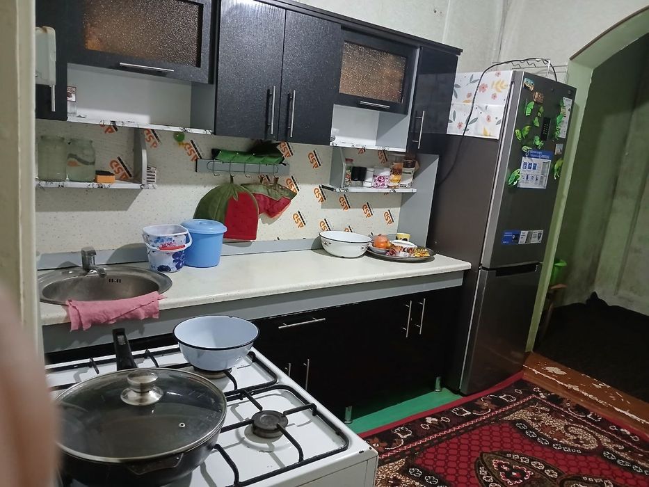 СРОЧНО  СРОЧНО. Зафаробод 6 домдан квартира сотилали СРОЧНО 3 хонали