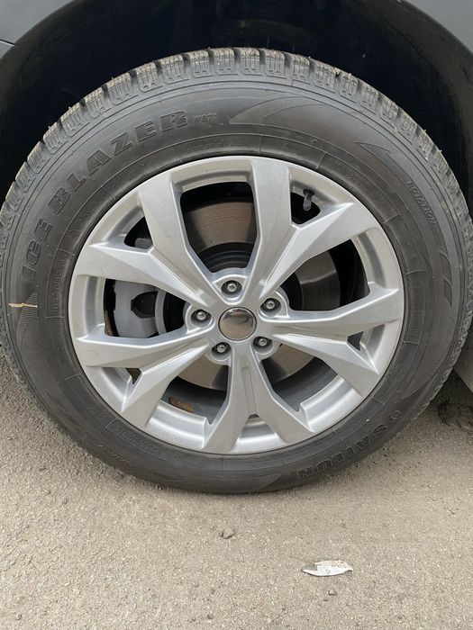 Диски литые с новой зимней резиной р-18  Хундай,Киа,