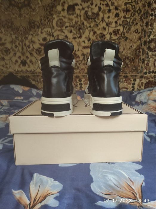 Ilvi brend ayollar oyoq kiyimi