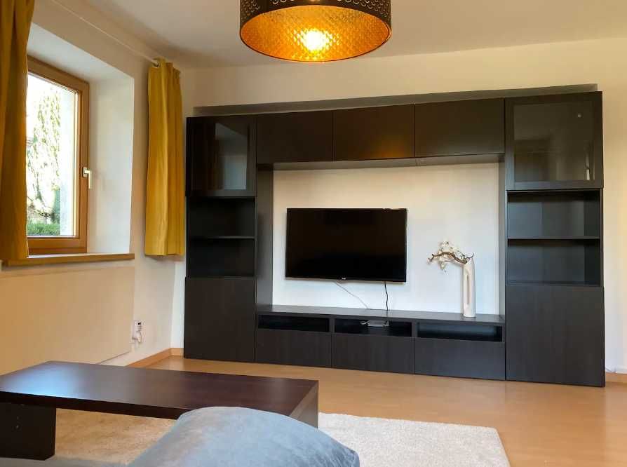 Дава се под наем Тристаен апартамент в Пловдив, Център - 99 кв.м за 265 € - Снимка #1