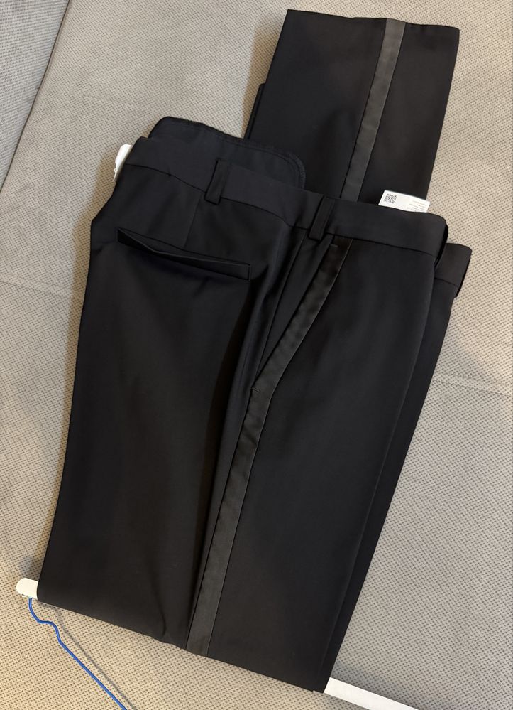 Costum Hugo Boss (smoking/mire) marime 52 Long + pantofi Mire 43