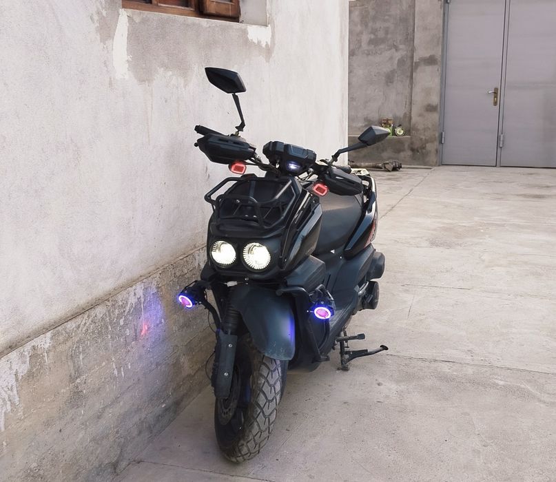 Продается скутер ТАНК или обмен на Айфон 16про макс