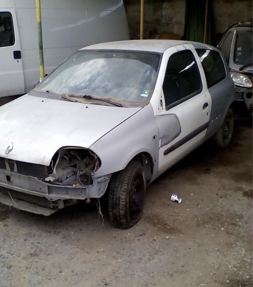 Renault clio 1.4 на части