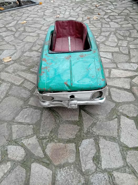 Ретро кола с педали москвич