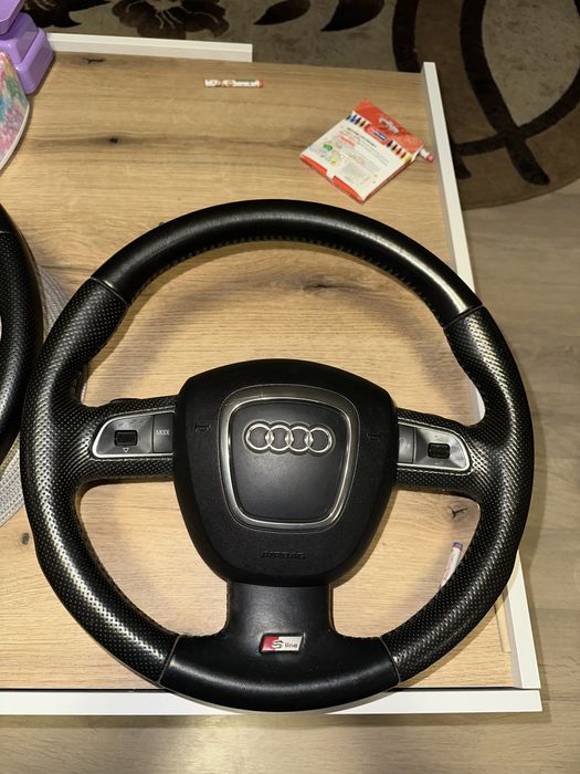 волан за Audi с пера