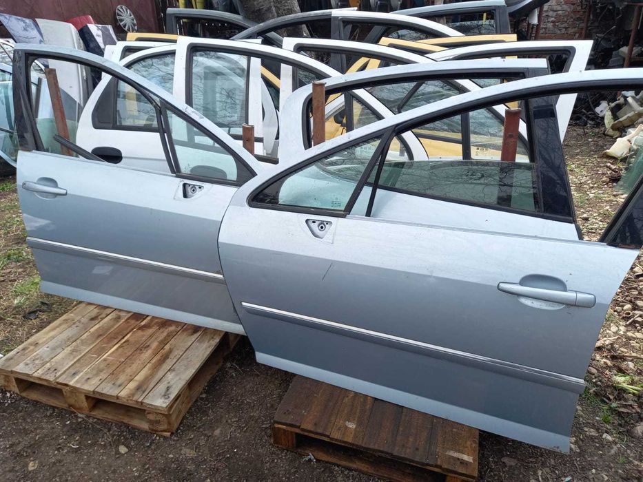 Peugeot 407 berlina, usa usi portiere, geam geamuri laterale coltare.