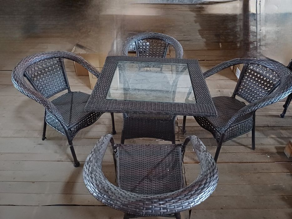 Ратанова маса с 4 стола