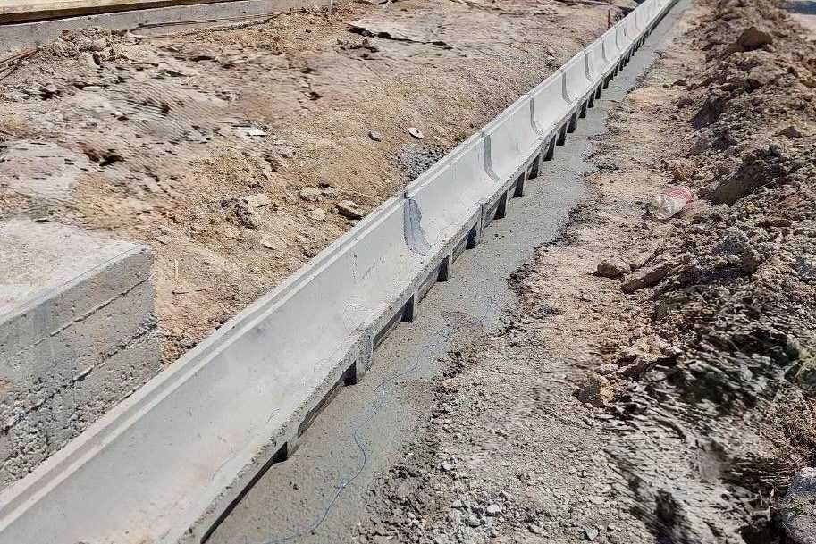 Лоток бетонный и полимерный Арык Лотки | Форма оплаты любая!