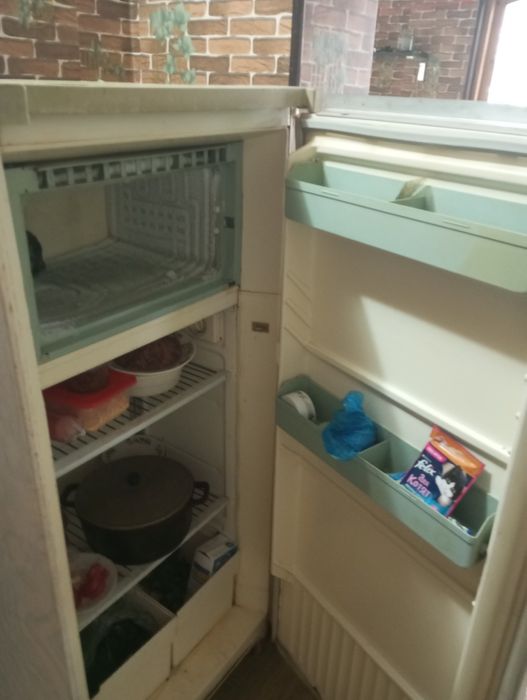 Продам холодильник советский.