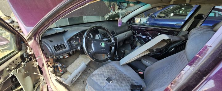 Broasca capota portbagaj Skoda Octavia prima generatie