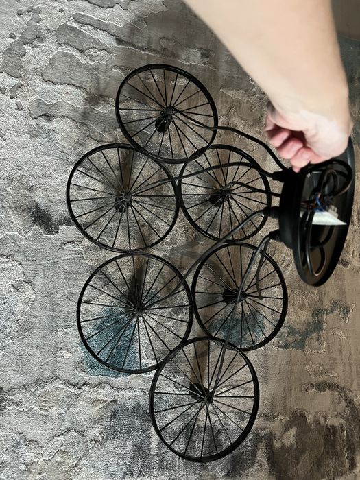 Vand lustra deosebita , doar a fost montata