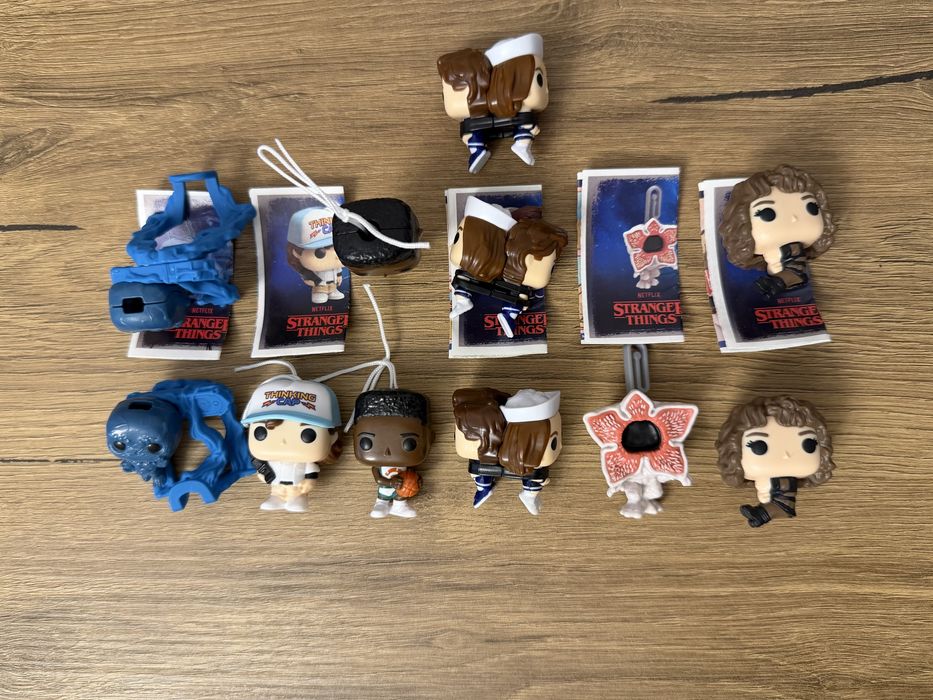 Фигурки повторки очень странные дела осд киндер джой