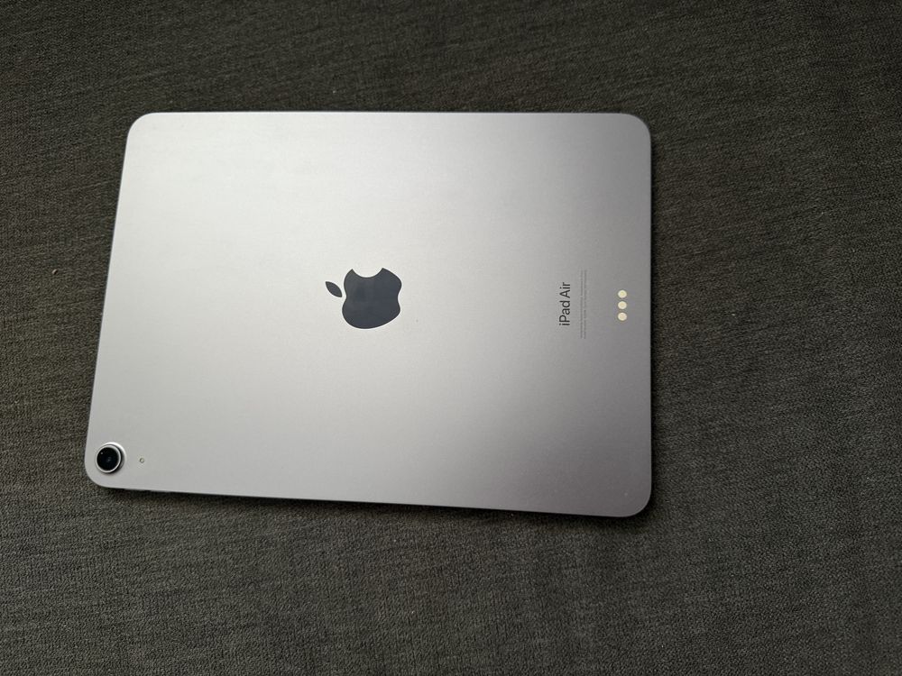 iPad Air 64 GB 5th Generation