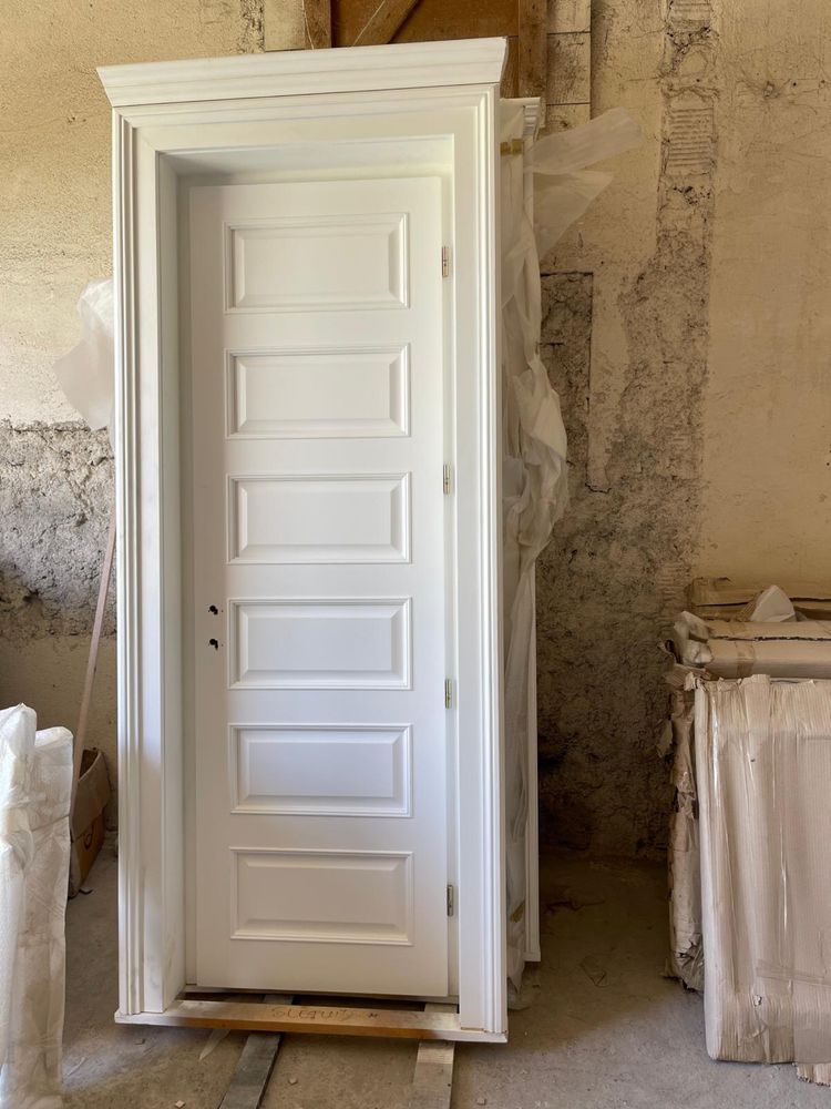 Usi de interior din lemn masiv cu toc inclus