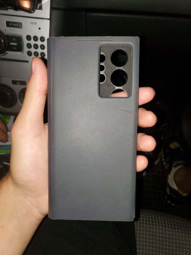 Vând husa de samsung s22 ultra 5g 200 de lei