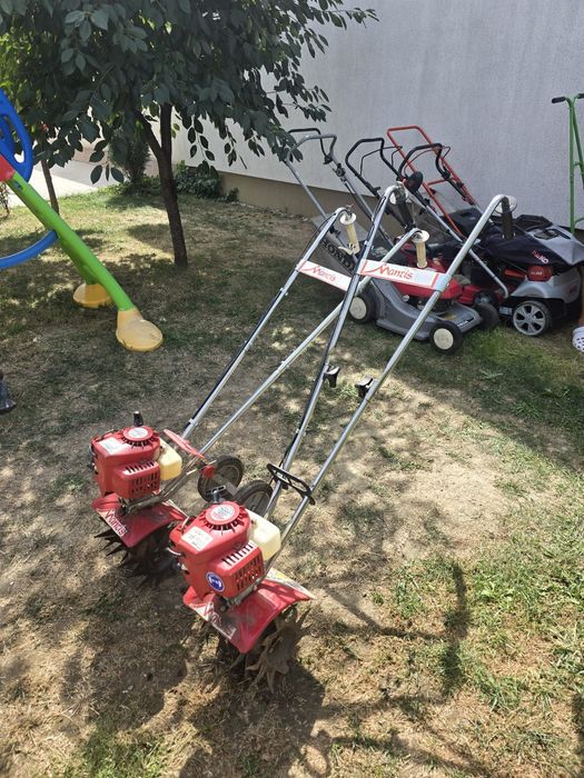 Vând 2 motocultoare Mantis pe benzină.