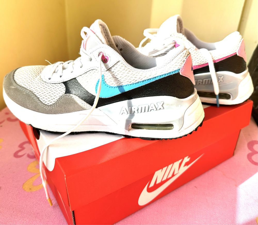 Маратонки Nike air max