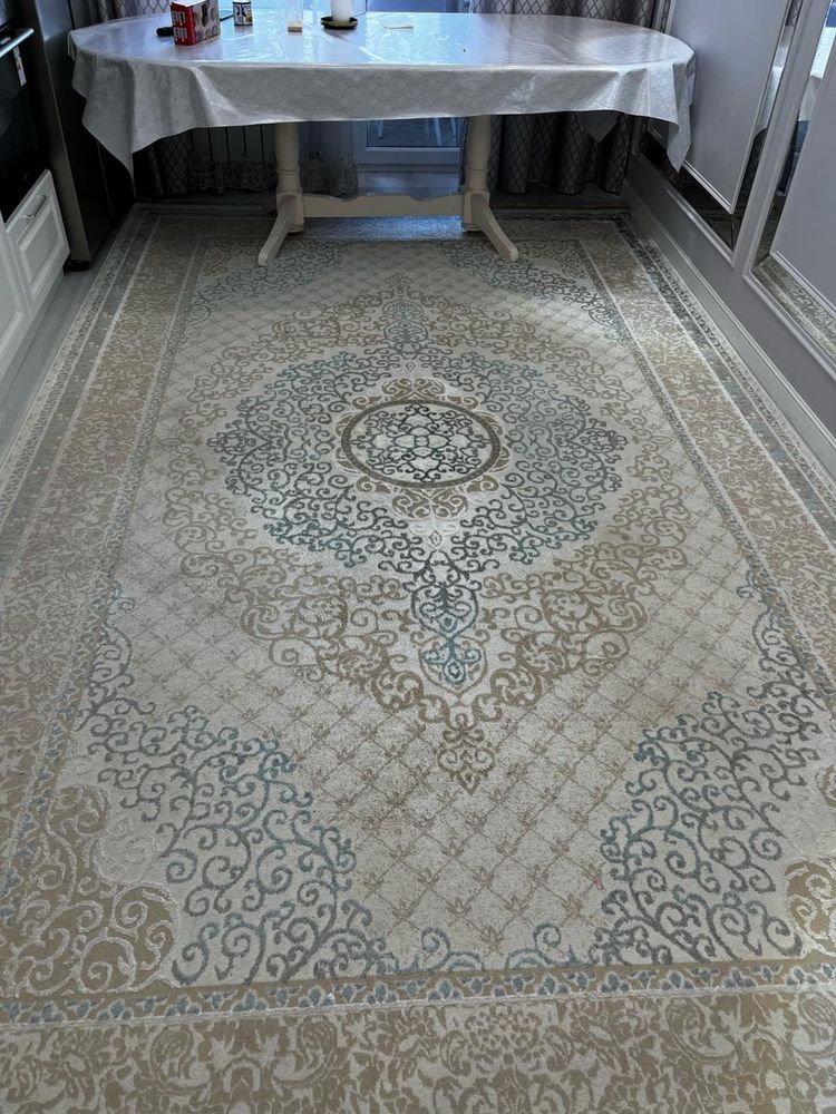 Продается ковер, размер 2,5*4