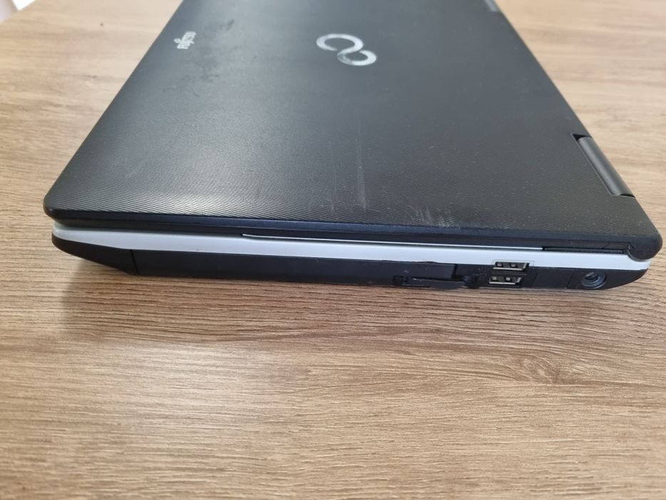 Лаптоп Fujitsu Lifebook