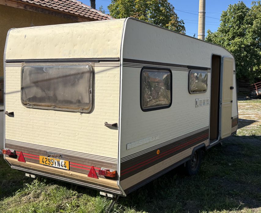Rulotă tip caravană AO425SJ – perfectă pentru vacanțe și camping