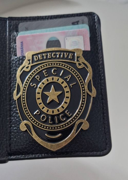 Portofel cu insiga de politie
