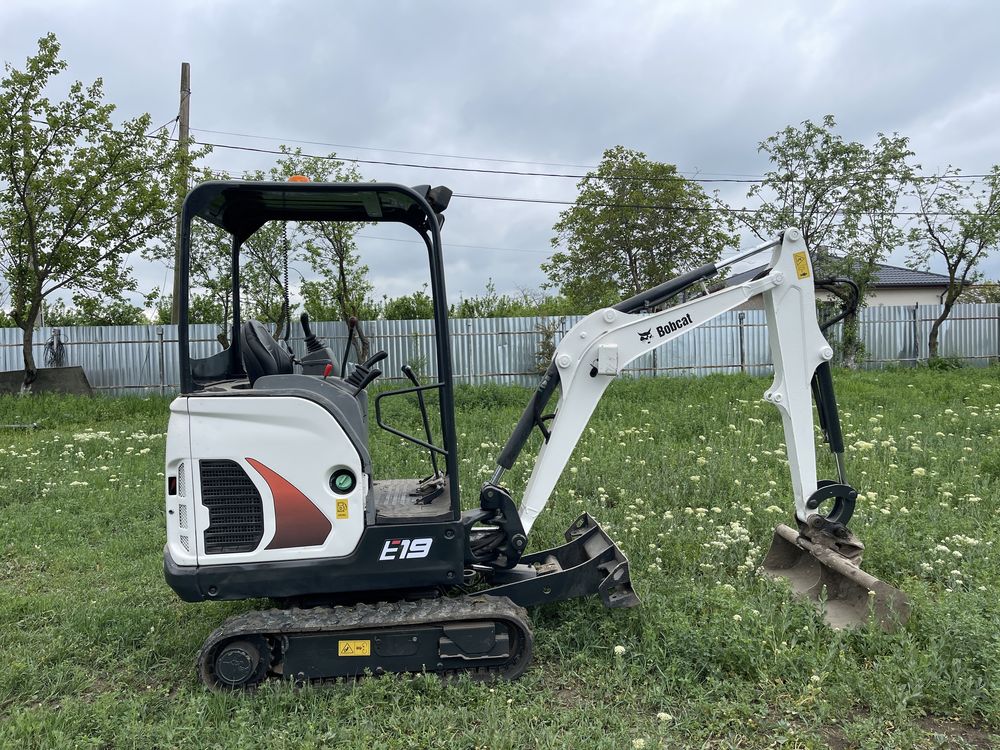 Bobcat E19 miniexcavator