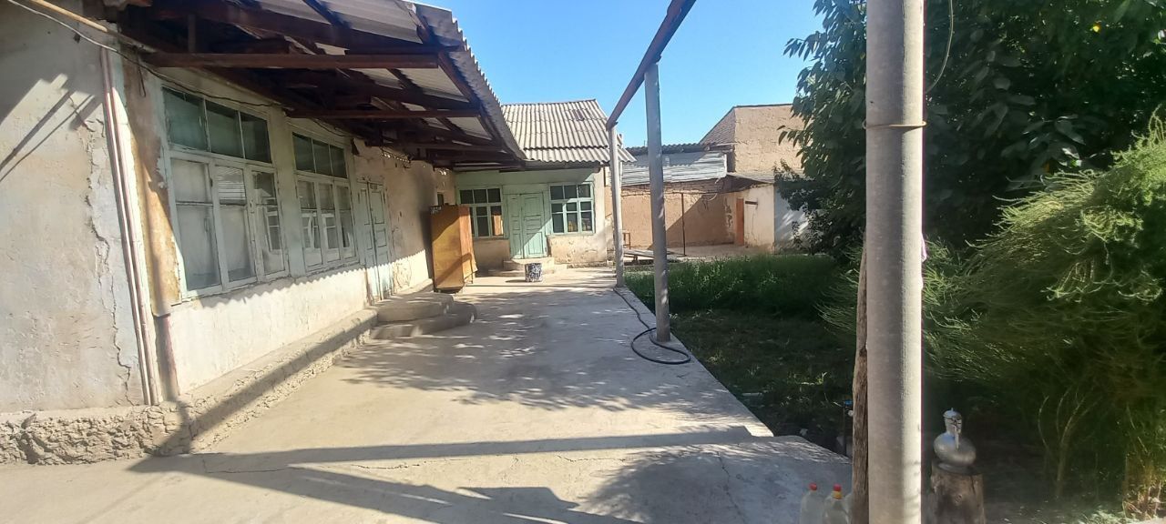 Uy sotiladi sroshna