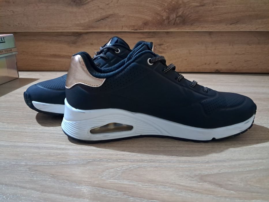 Дамски маратонки Sketchers, 39 номер