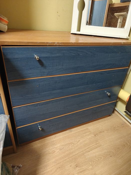 Продавам детска секция