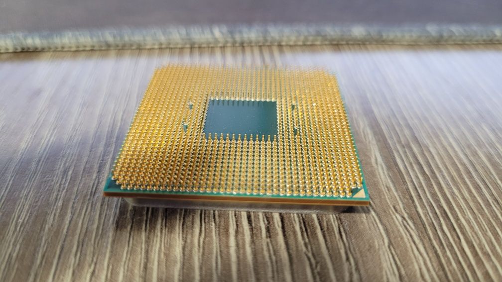 AMD Ryzen 7 1700