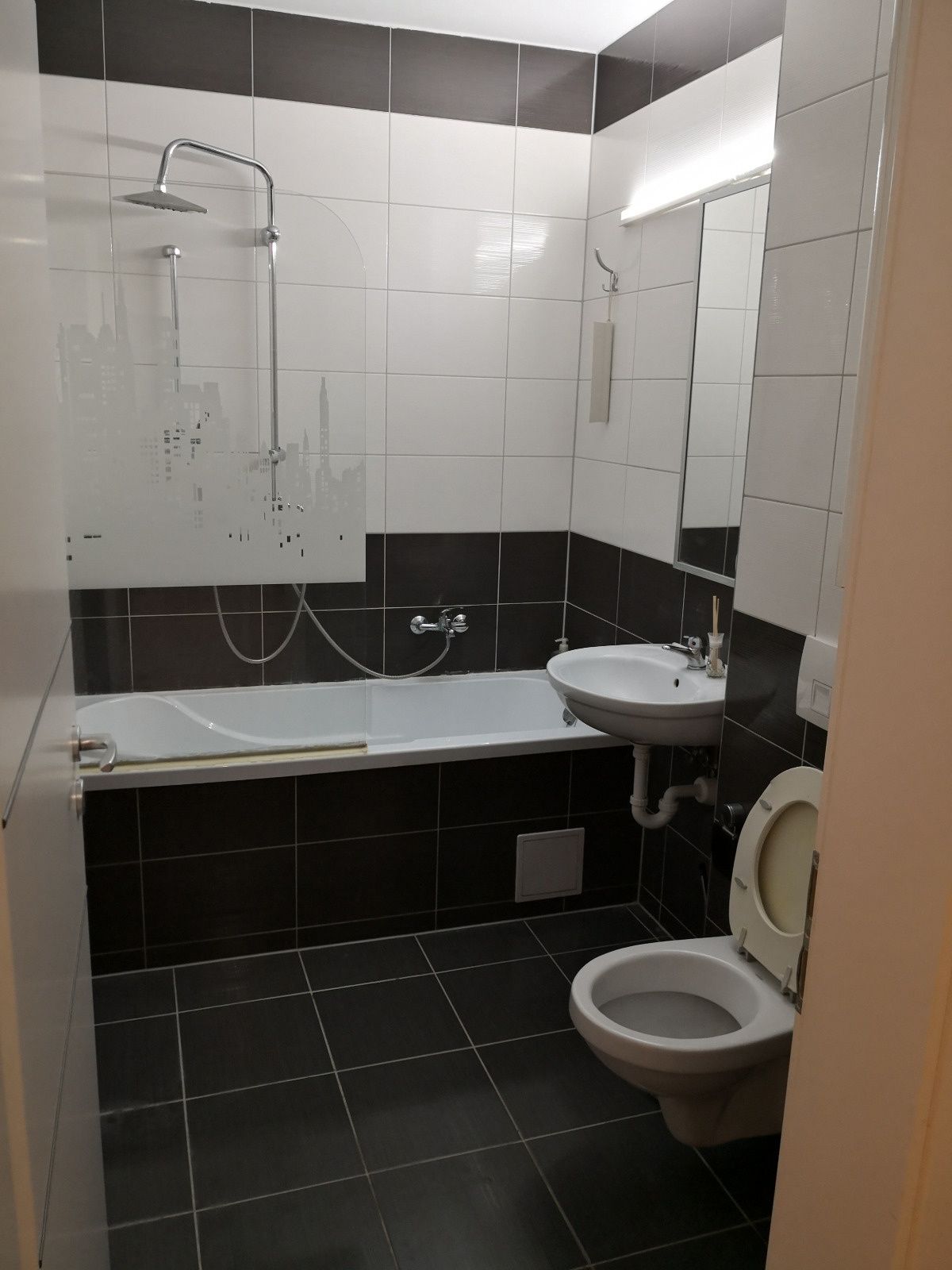 Apartament 2 camere Avantgarden 3 cu loc parcare si boxa