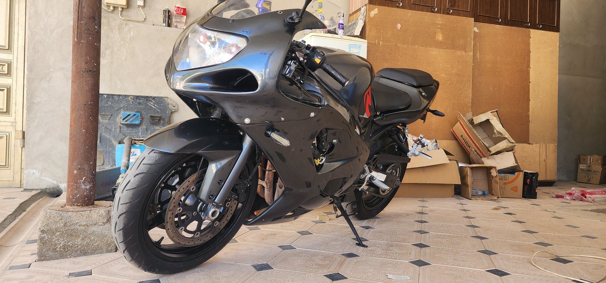 Suzuki GSX 750 sportbayk