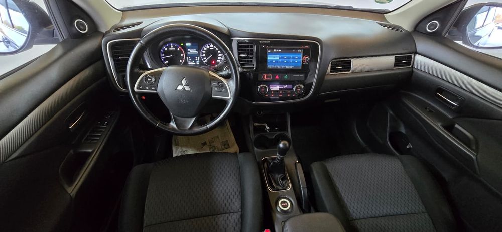 Mitsubishi outlander an 2014 4x4  7Locuri  posibilitatea rate