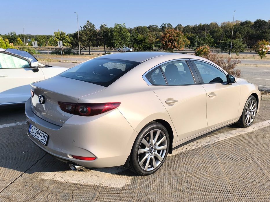 Mazda 3 skyactivX 2.0 186cp noua 1000 km.