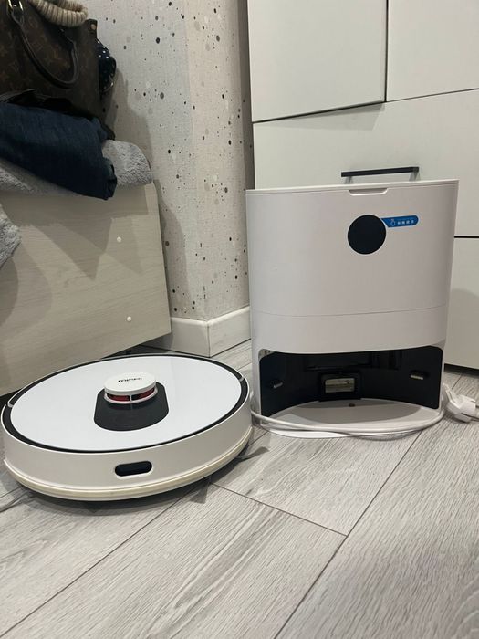 Пылесос робот все работает