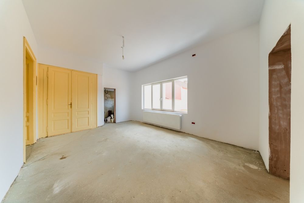 Vand sau schimb.Bijuterie arhitecturala ultracentral