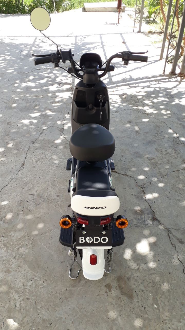 Skuter Bodo r-14