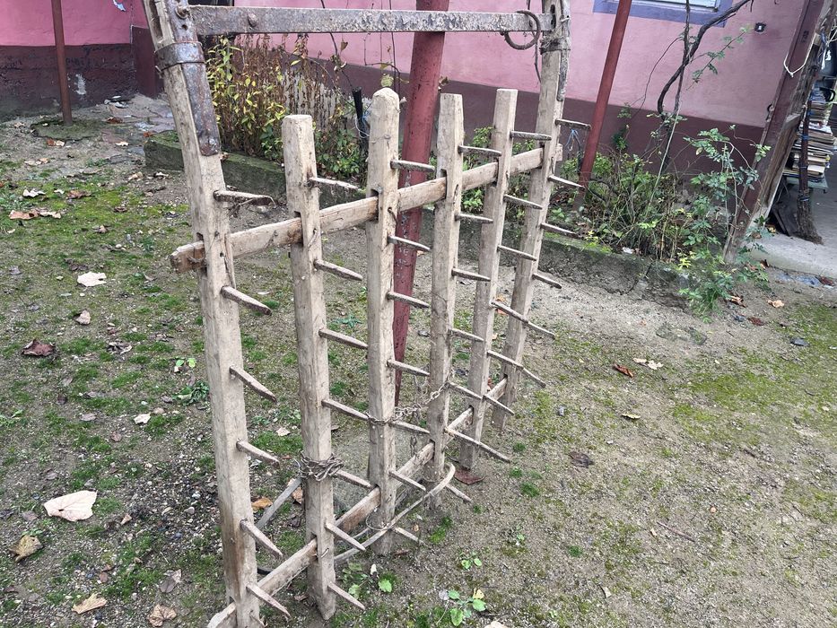 Plug, grapa, prasitoare vechi